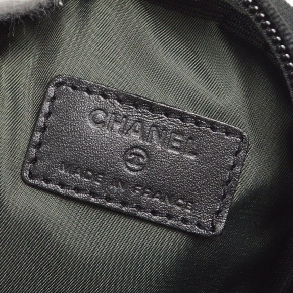 Authenticity Guaranteed Chanel Sports Line Leg Bag Pouch Black Green Nylon - Picture 7 of 10